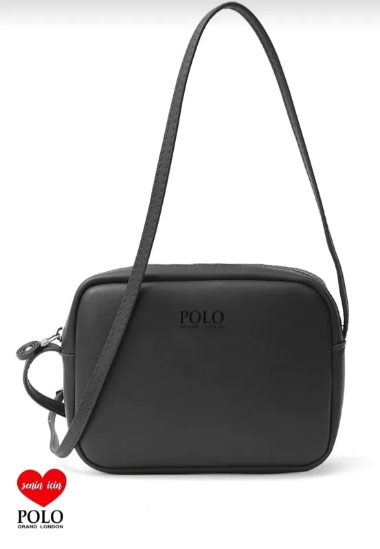 تعد حقيبة الكتف السوداء الصغيرة من مجموعة Polo Grand London